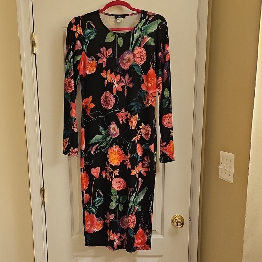 VENUS Black Floral Long Sleeve Dress
